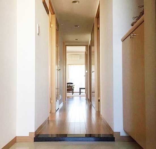 lối vào lát ván gỗ