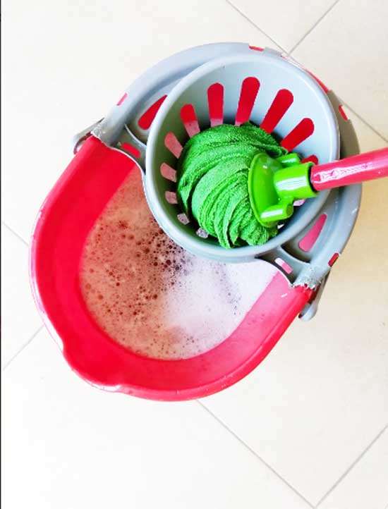 vệ sinh nền nhà
