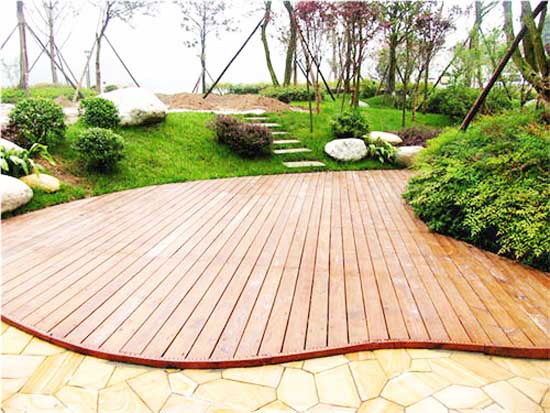 giá lắp đặt sàn gỗ tự nhiên ngoài trời