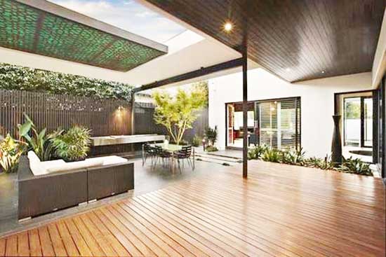 lót sàn gỗ ngoài trời
