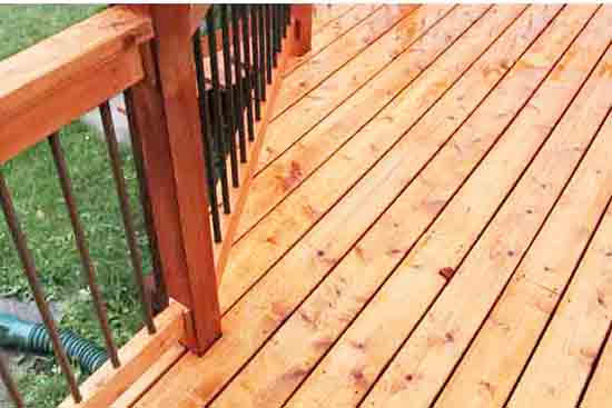 Thi-cong-san-go-tu-nhien